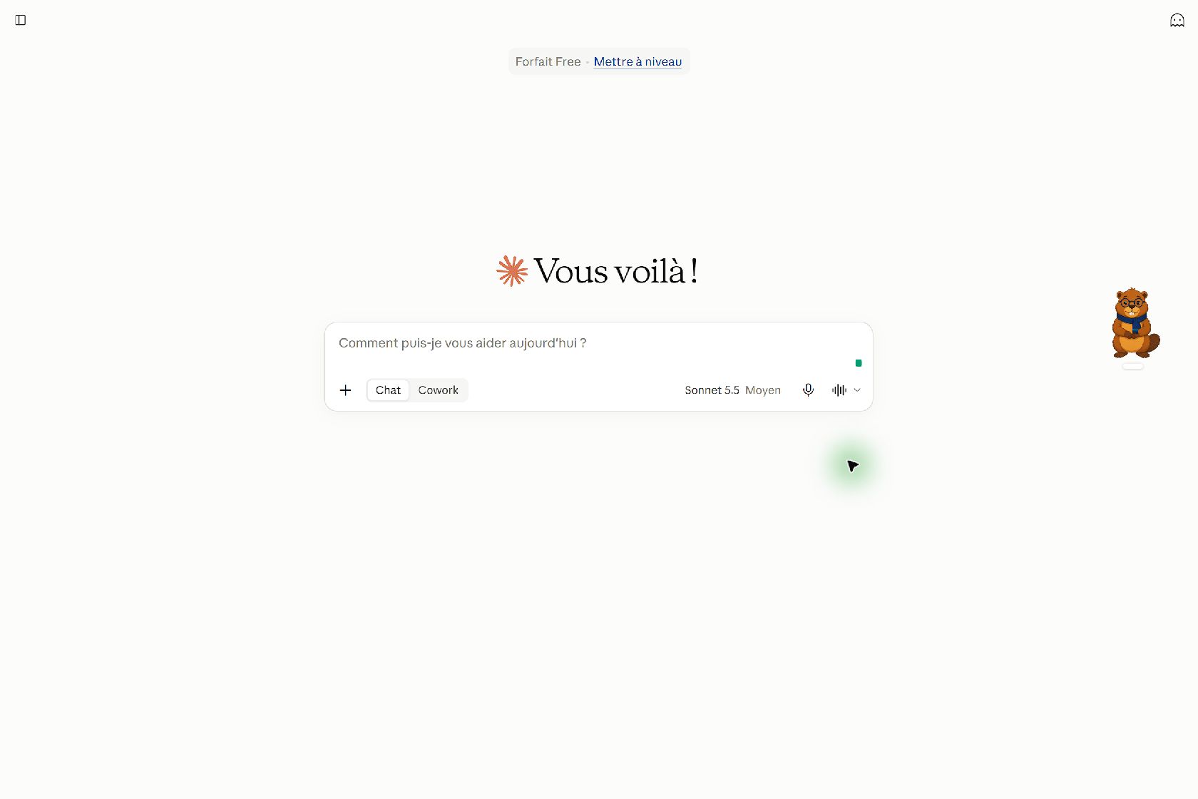 Nouvelle conversation Claude en plein écran, champ vide, modèle Sonnet 5.5 Moyen affiché et forfait Free.